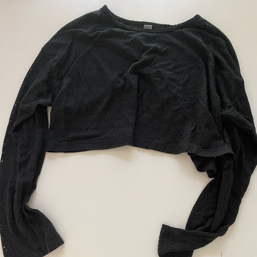Beyond Yoga Cropped Black Long Sleeve